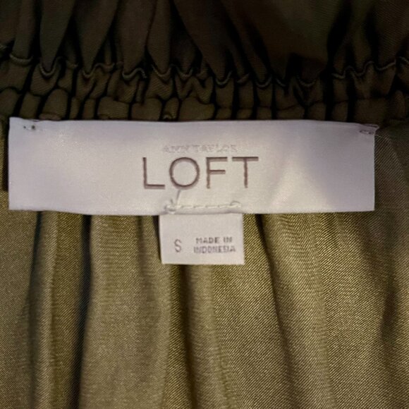 LOFT olive green sleeveless blouse small - Picture 3 of 5